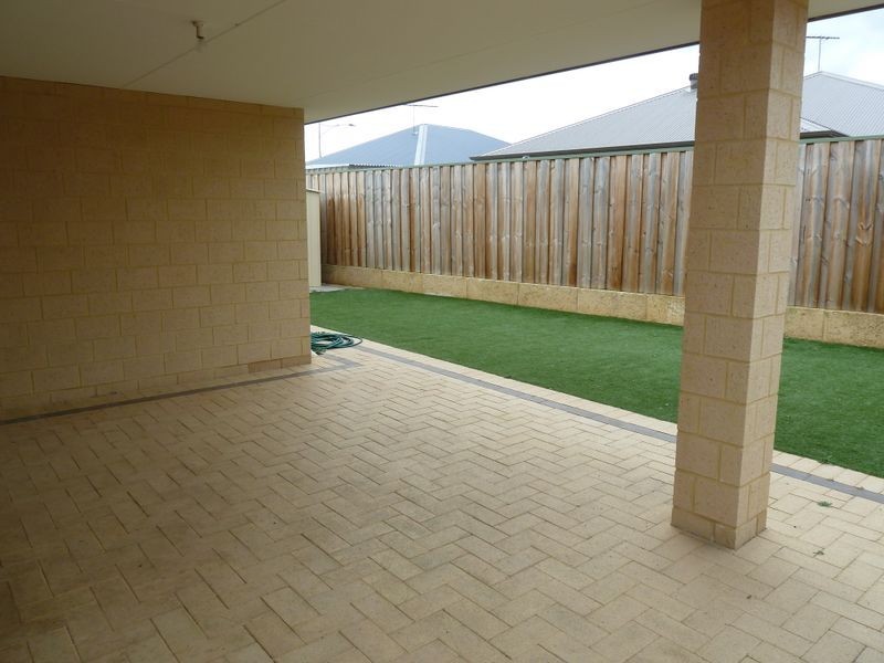 3 Garnet Way, Wellard WA 6170