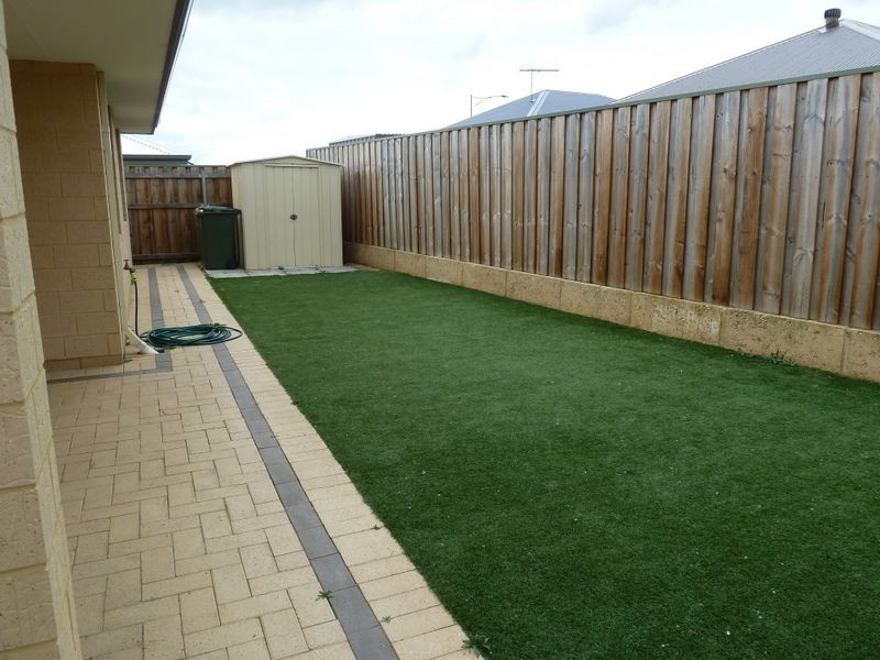 3 Garnet Way, Wellard WA 6170