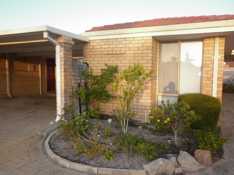 4/6 Hawkins Street, Rockingham WA 6168