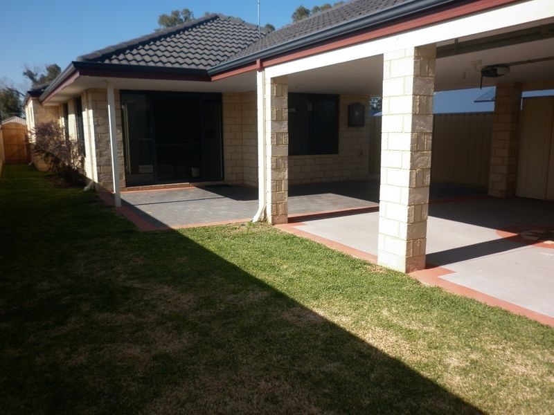 31 Millbrook Avenue, Bertram WA 6167