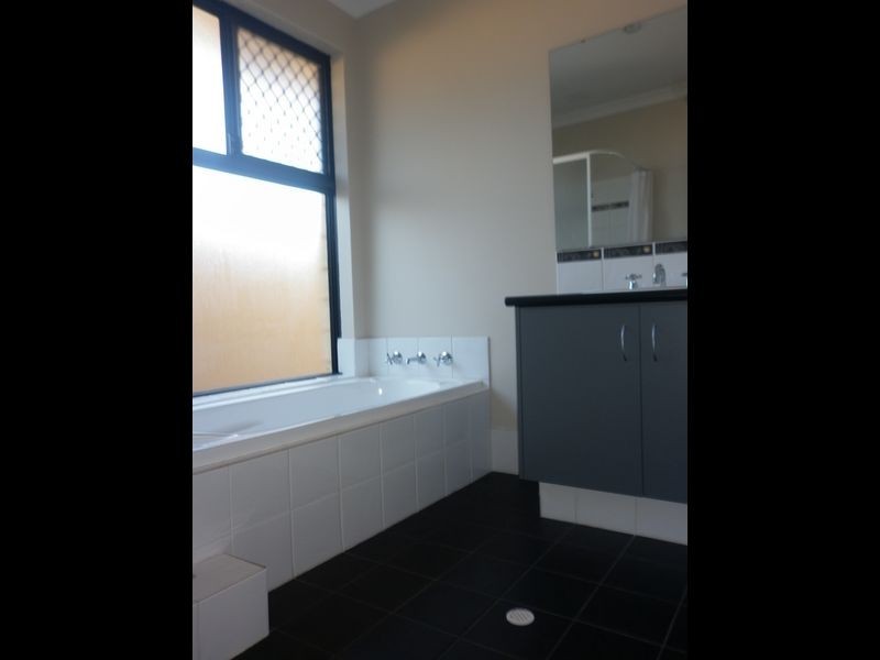 31 Millbrook Avenue, Bertram WA 6167