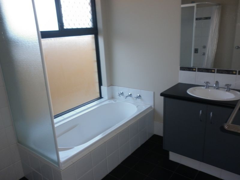 31 Millbrook Avenue, Bertram WA 6167