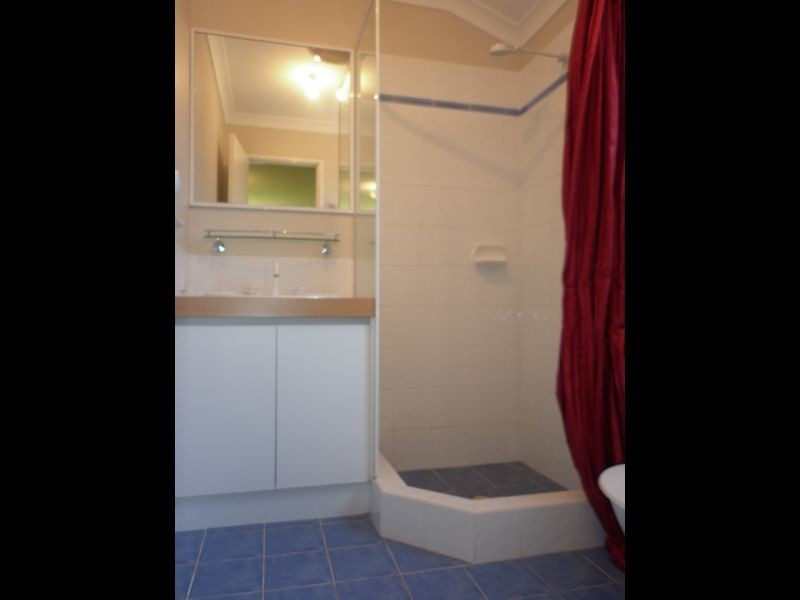 13 Holyrood Close, Orelia WA 6167