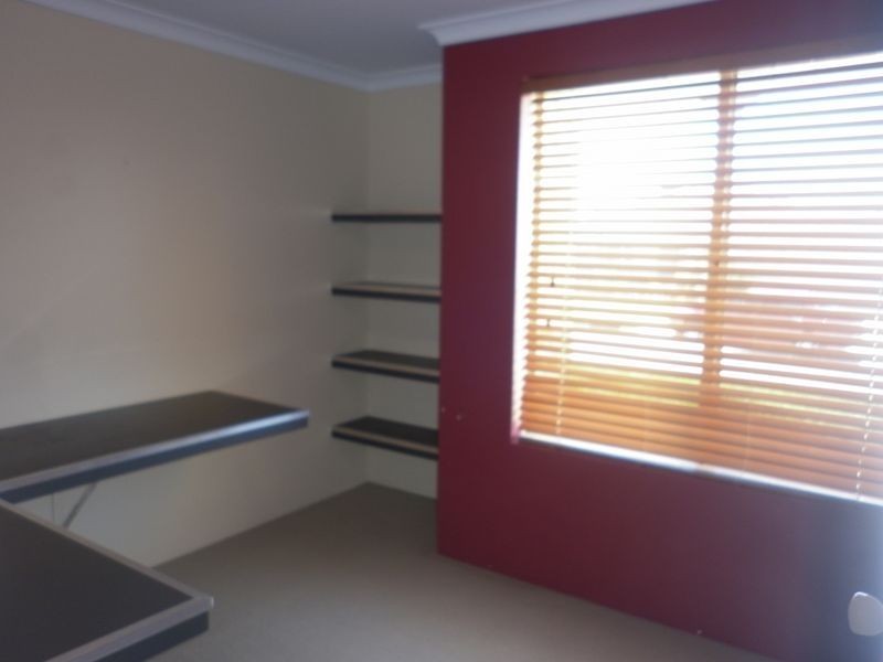 13 Holyrood Close, Orelia WA 6167