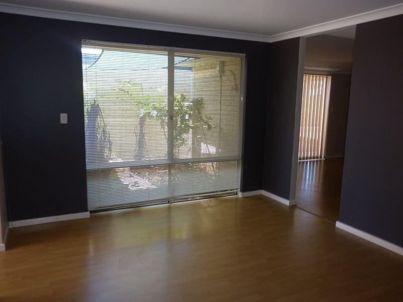 13 Holyrood Close, Orelia WA 6167