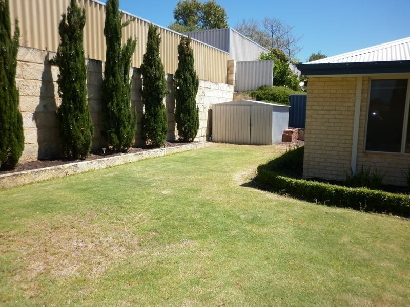 13 Holyrood Close, Orelia WA 6167