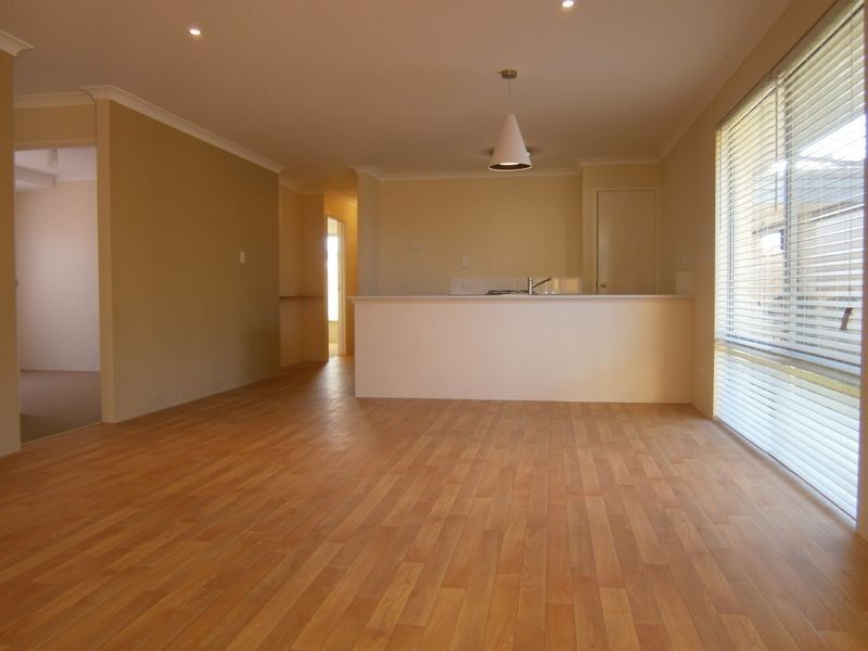 4 Corrour Bend, Bertram WA 6167