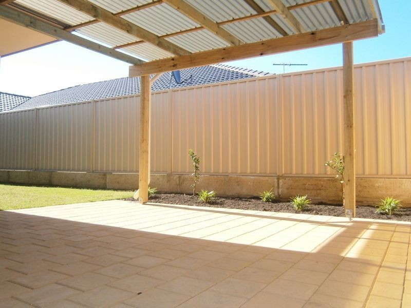 4 Corrour Bend, Bertram WA 6167