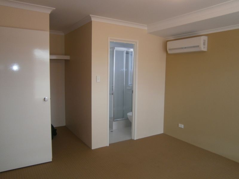 4 Corrour Bend, Bertram WA 6167