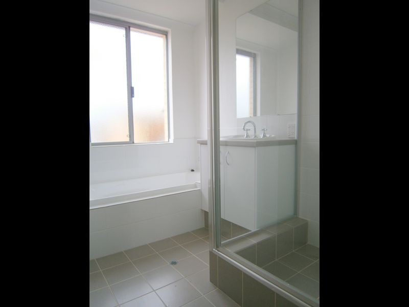 4 Corrour Bend, Bertram WA 6167