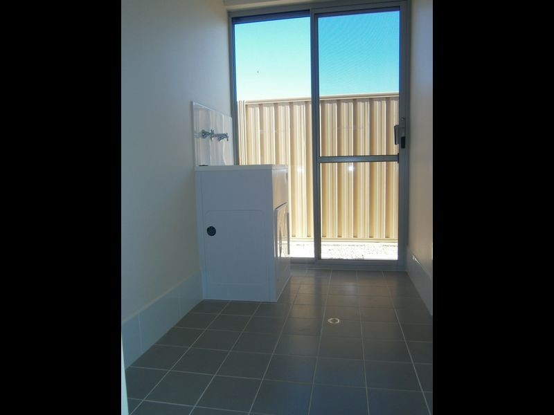 4 Corrour Bend, Bertram WA 6167