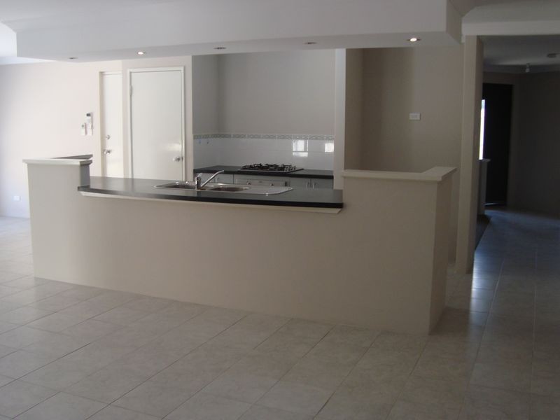 5 Everglades Link, Bertram WA 6167