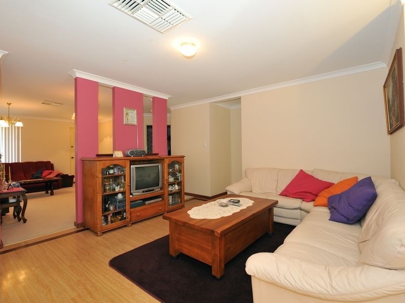 14 Hargrave Place, Parmelia WA 6167