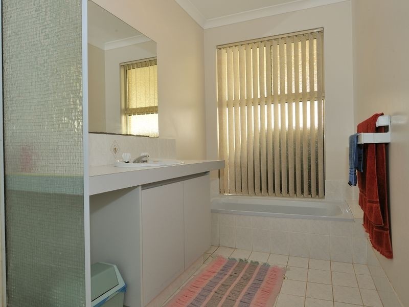 14 Hargrave Place, Parmelia WA 6167