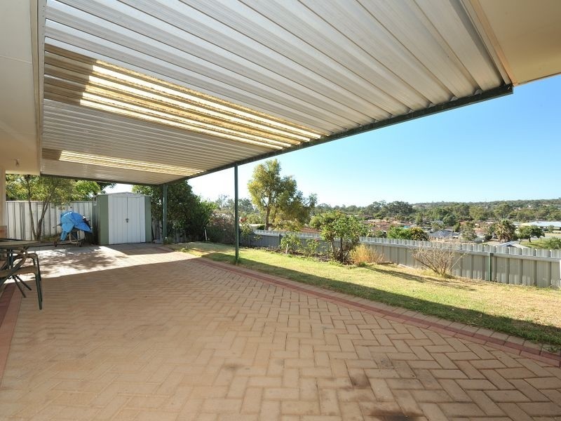 14 Hargrave Place, Parmelia WA 6167