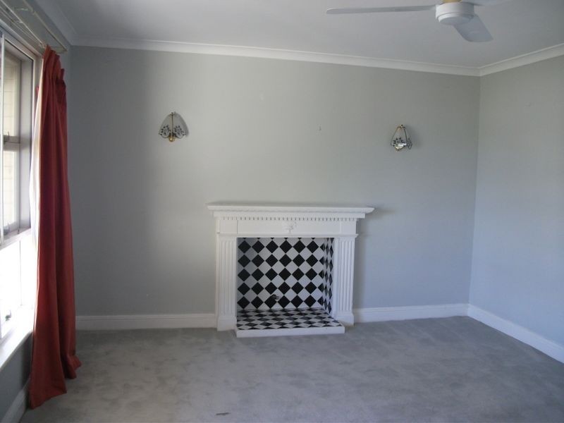 2 Keenan Street, Hamilton Hill WA 6163