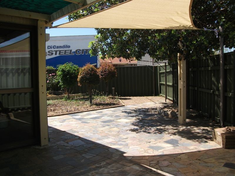 2 Keenan Street, Hamilton Hill WA 6163