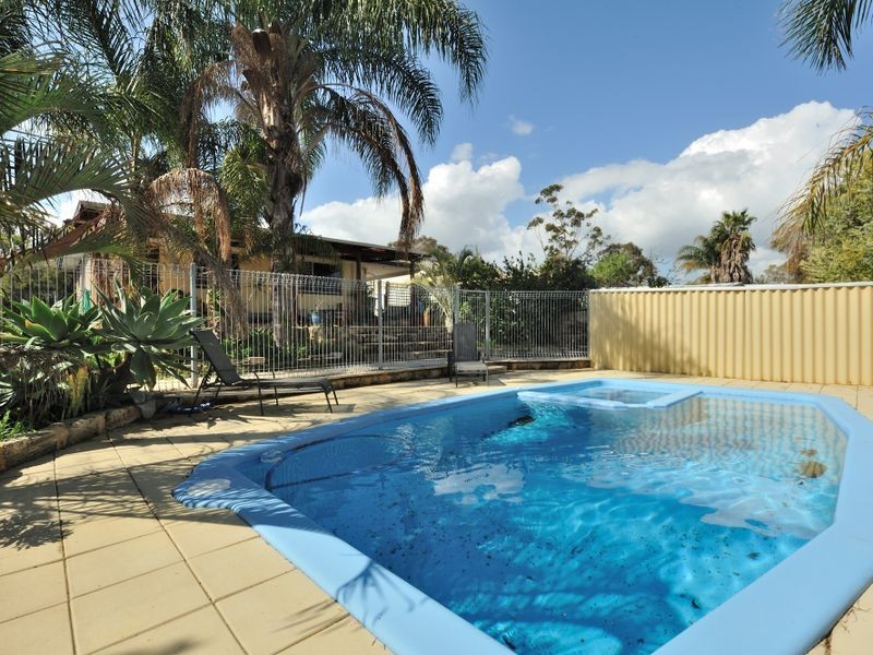 16 Harrison Way, Calista WA 6167
