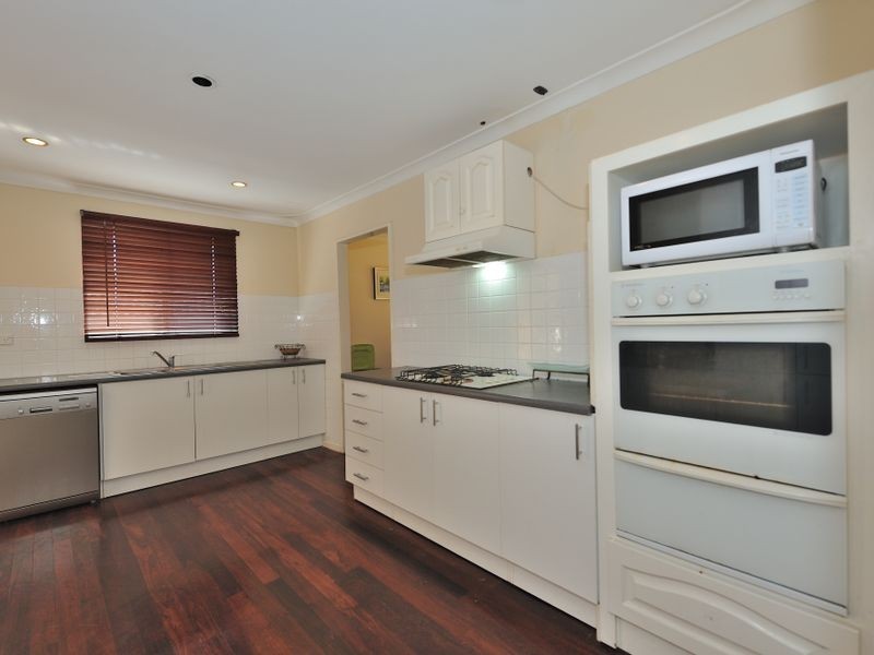 16 Harrison Way, Calista WA 6167