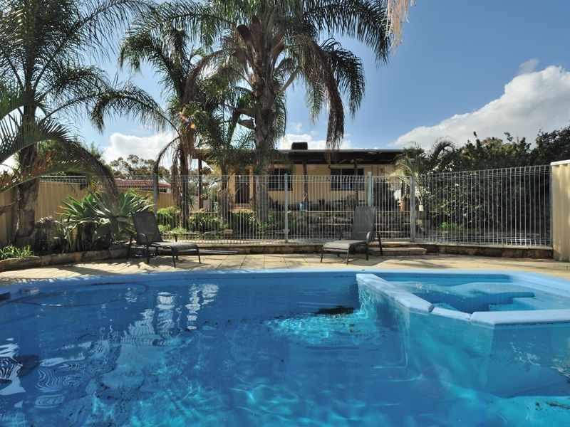 16 Harrison Way, Calista WA 6167