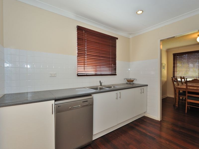 16 Harrison Way, Calista WA 6167