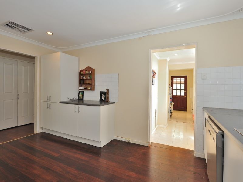 16 Harrison Way, Calista WA 6167