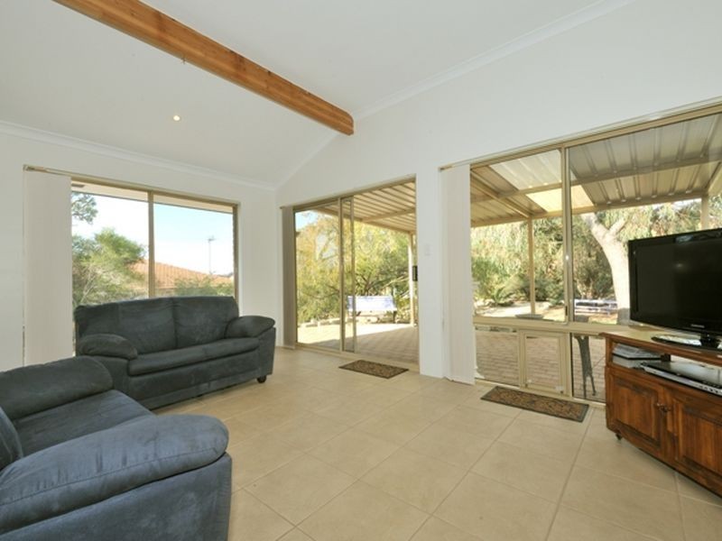 90 Silversmith Street, Wellard WA 6170