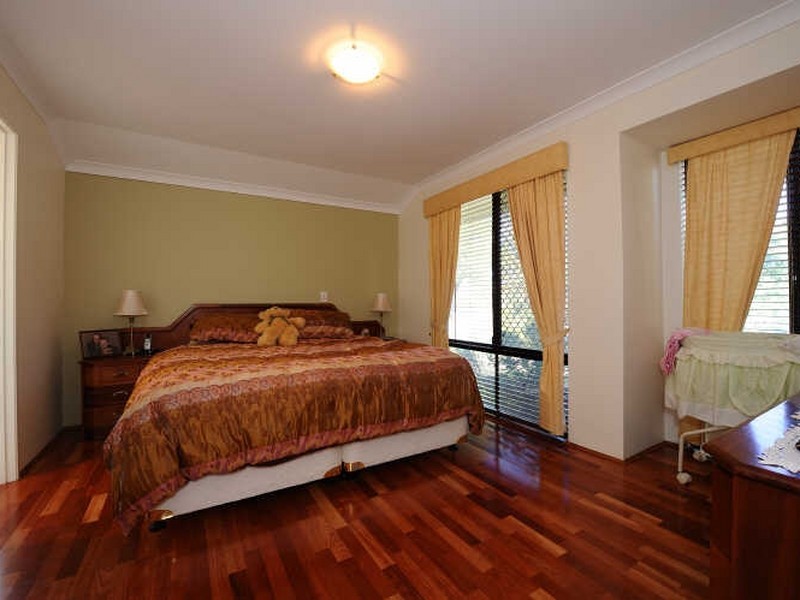 54 Nottingham Parkway, Orelia WA 6167