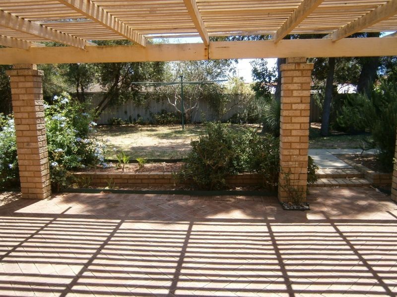 5 Bournan Heights, Parmelia WA 6167