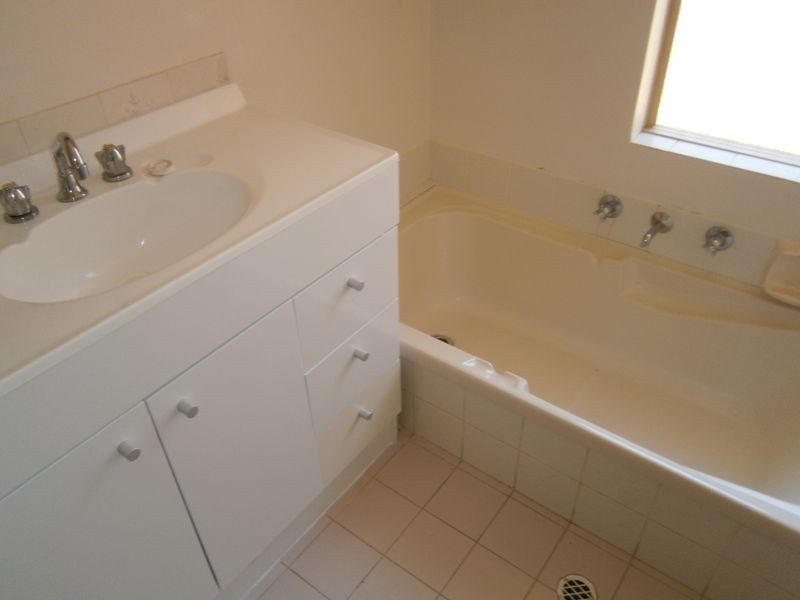 5 Bournan Heights, Parmelia WA 6167