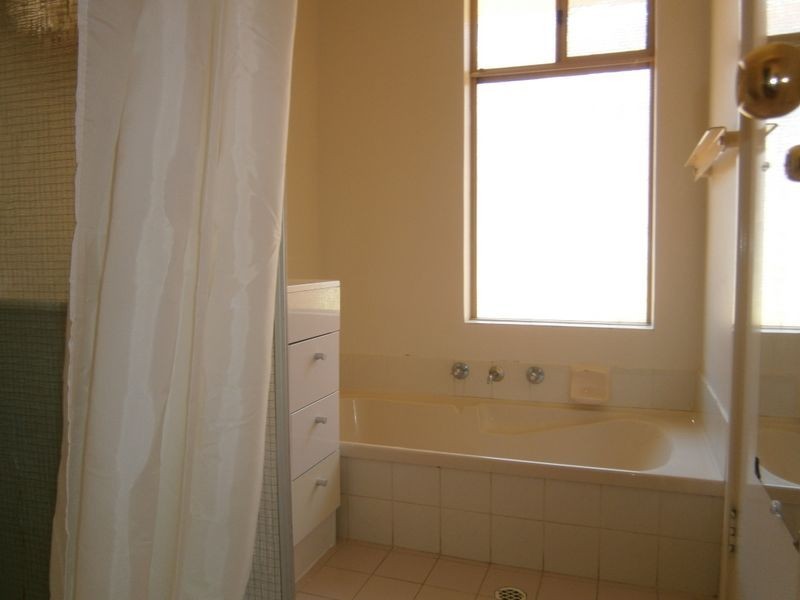 5 Bournan Heights, Parmelia WA 6167