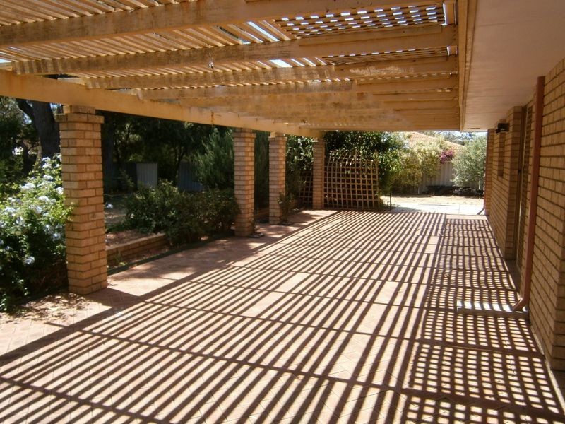 5 Bournan Heights, Parmelia WA 6167