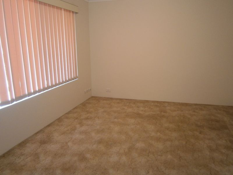 10 Mcnairn Cross, Leda WA 6170