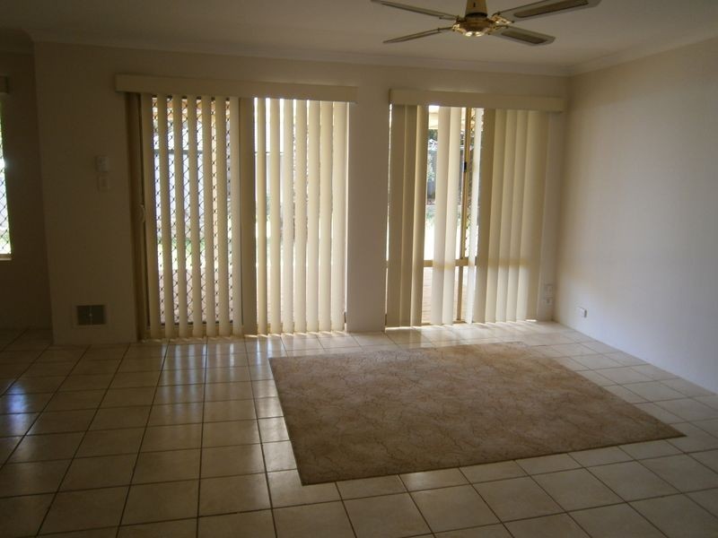 10 Mcnairn Cross, Leda WA 6170