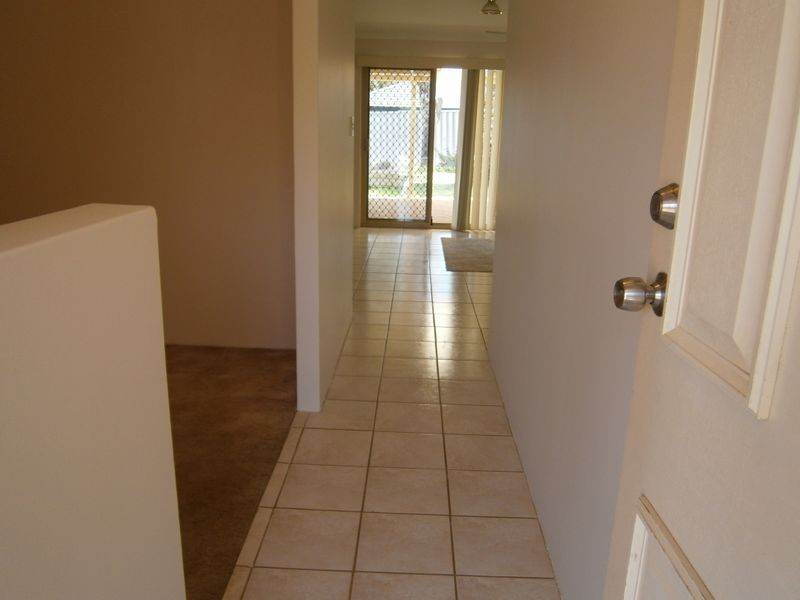 10 Mcnairn Cross, Leda WA 6170