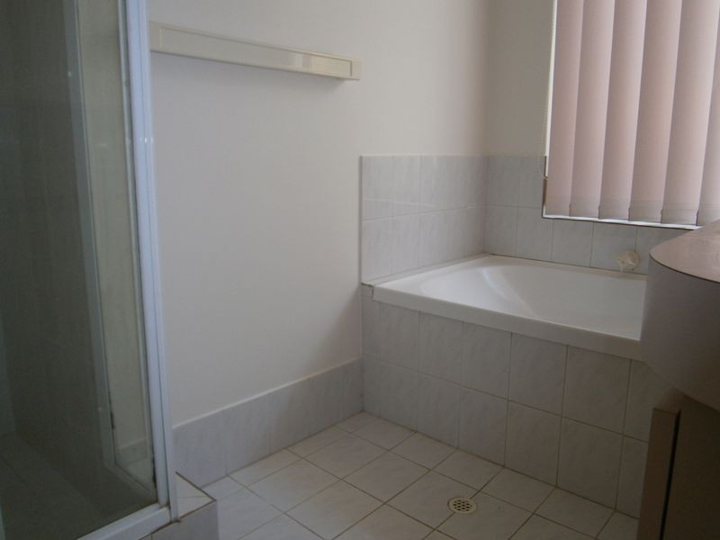 10 Mcnairn Cross, Leda WA 6170