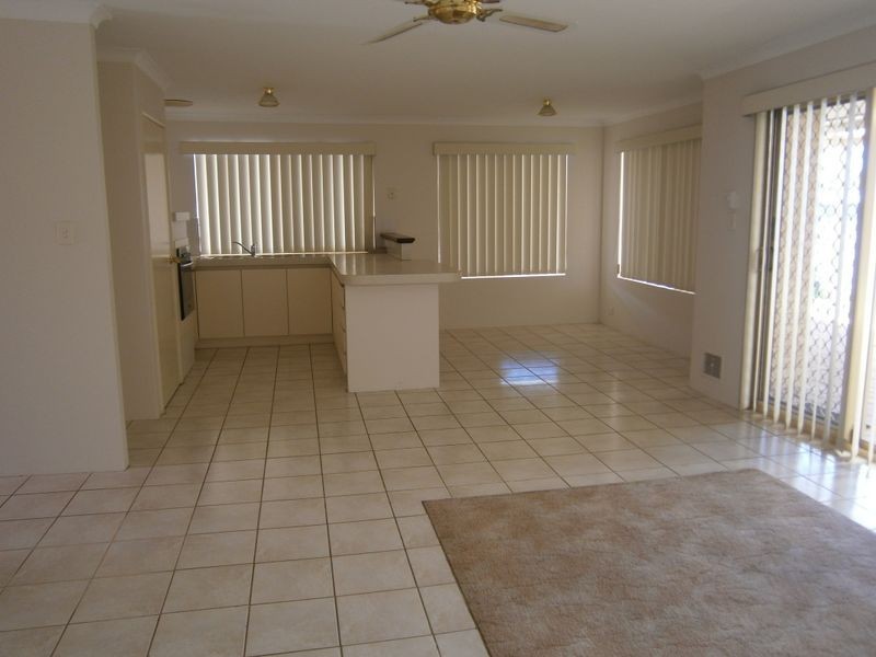 10 Mcnairn Cross, Leda WA 6170