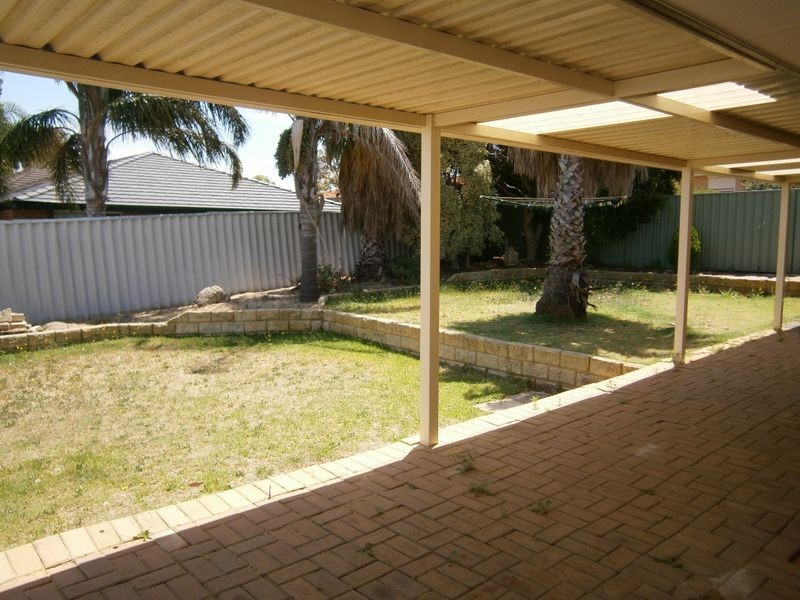 10 Mcnairn Cross, Leda WA 6170