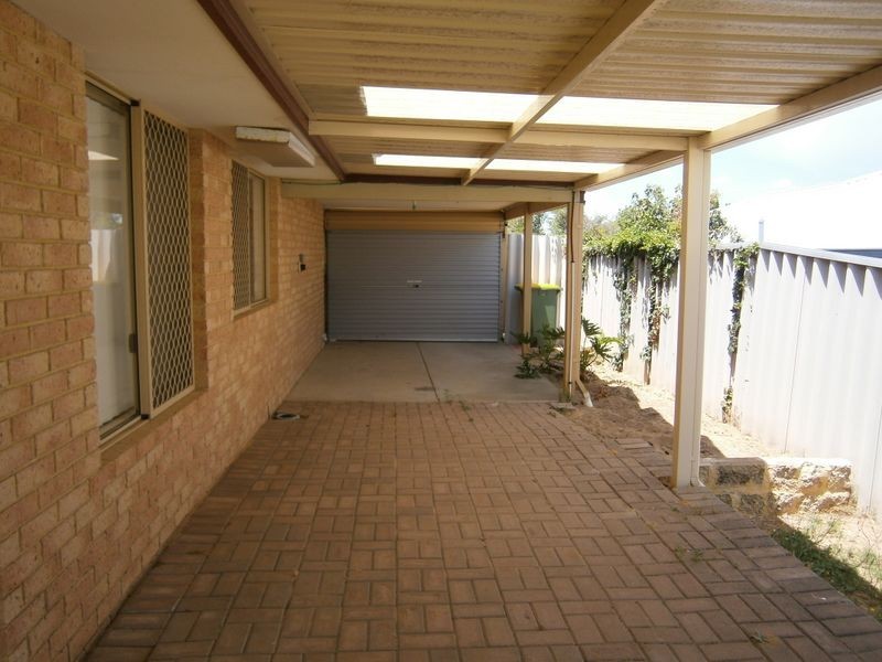 10 Mcnairn Cross, Leda WA 6170