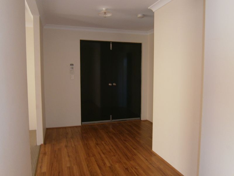 10 Borthwick Place, Orelia WA 6167