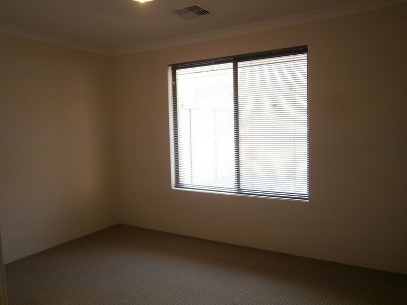 10 Borthwick Place, Orelia WA 6167