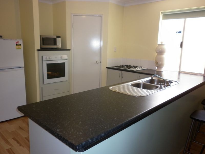 18 Abingdon Crescent, Wellard WA 6170