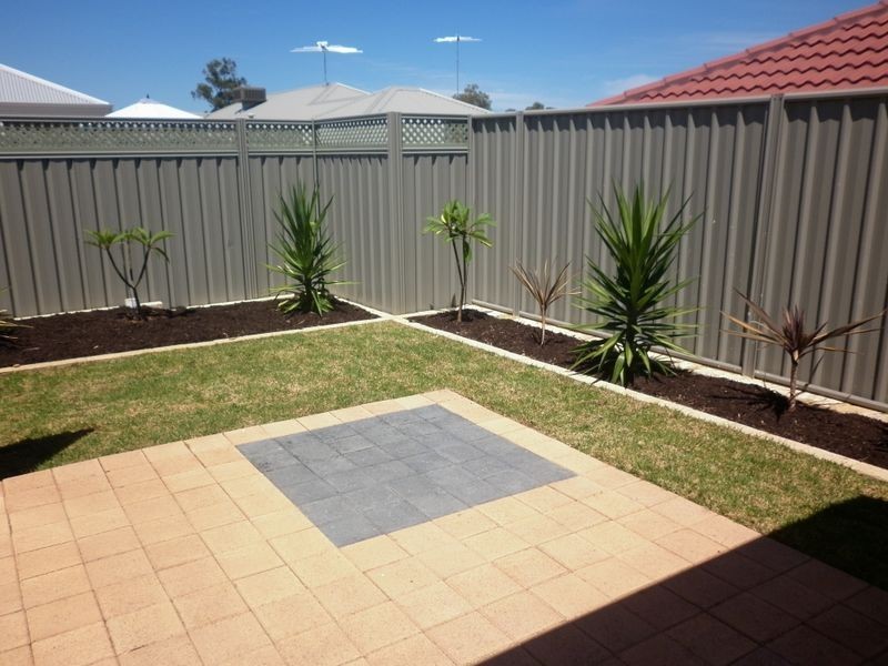 18 Abingdon Crescent, Wellard WA 6170