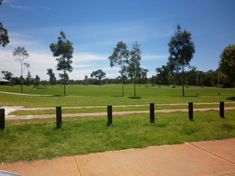 18 Abingdon Crescent, Wellard WA 6170