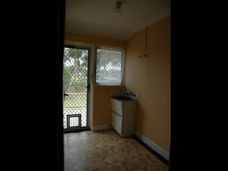 7 Sulphur Road, Orelia WA 6167