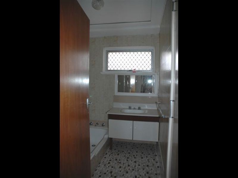 7 Sulphur Road, Orelia WA 6167