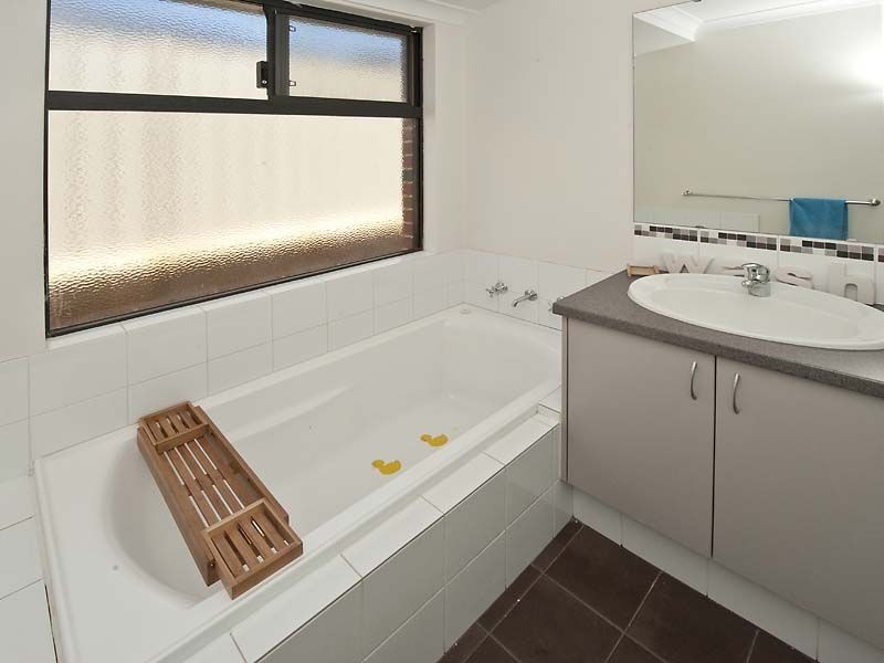 216 Runnymede Gate, Leda WA 6170