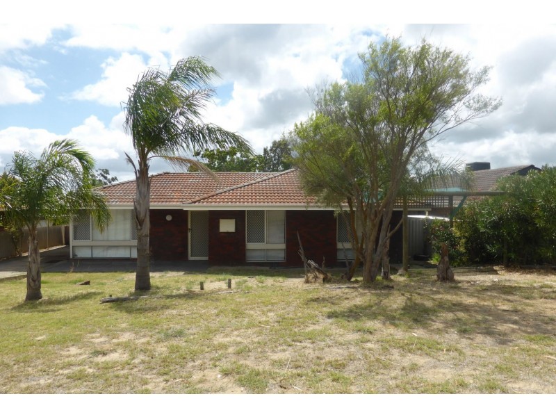 15 Madden Way, Parmelia WA 6167