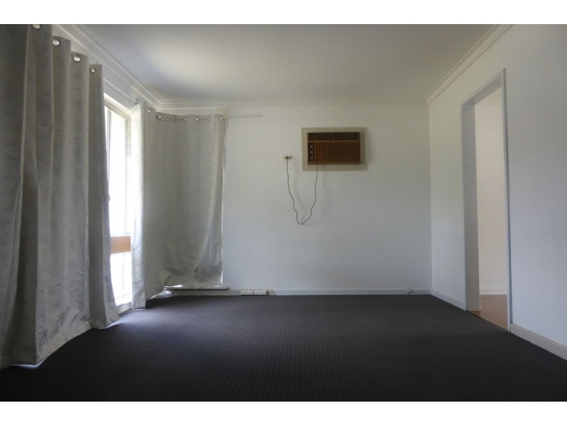 15 Madden Way, Parmelia WA 6167