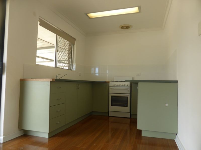 15 Madden Way, Parmelia WA 6167